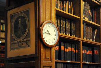 Horaires BSU Bibliothèque avec horloge